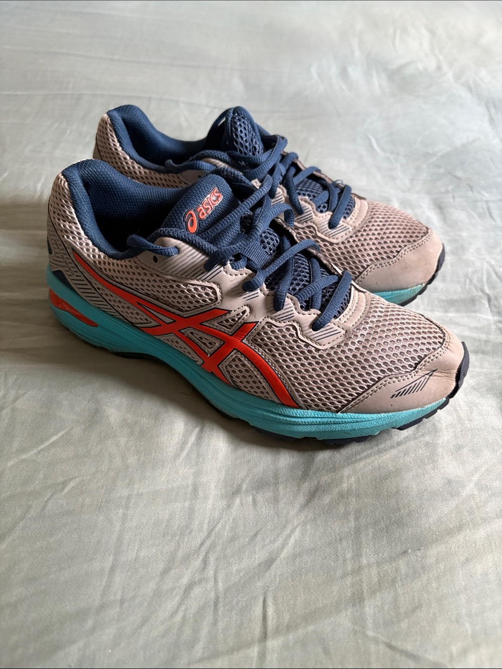 Asics Men’s Gray Running Shoes with Orange Logo and Teal Midsole